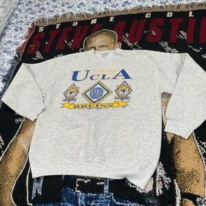 UCLA Bruins Gray crewneck sweater large